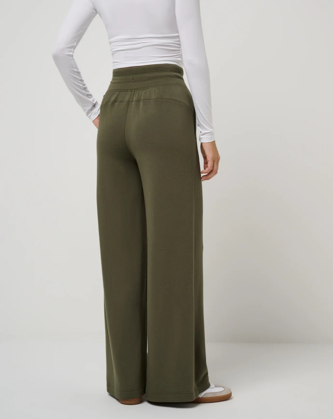 Travis Mathew Women's Skyloft Soft Wide Leg Pant - Grape Leaf