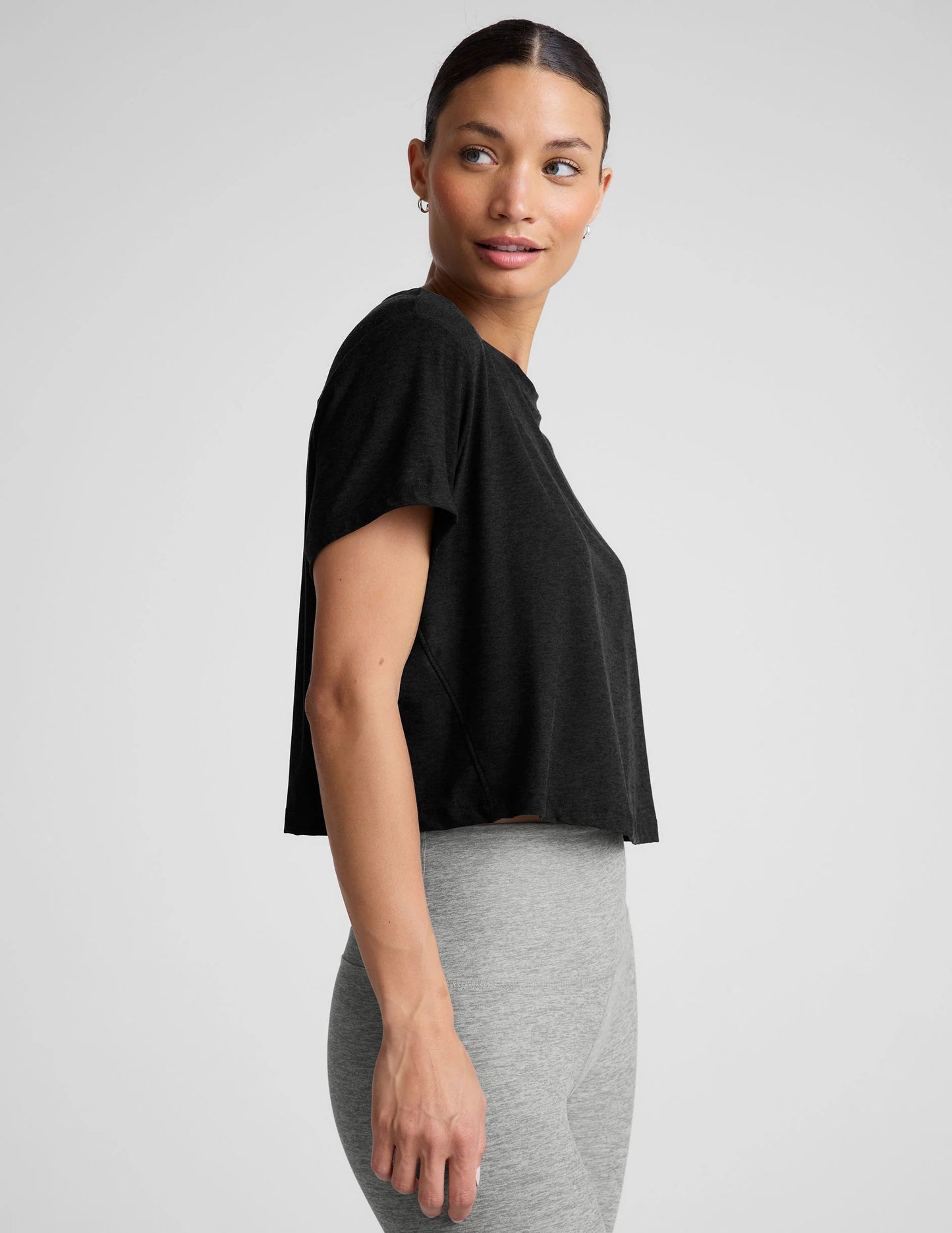 Beyond Yoga Featherweight Supreme Cropped Tee Darkest Night