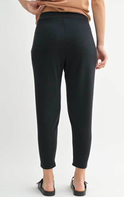 Sweet Soles Pleated Scuba 7/8 Tailored Pant Black