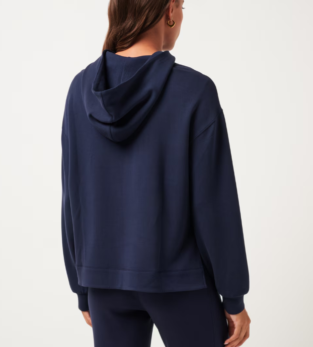 Travis Mathew Skyloft Soft Hood In Navy