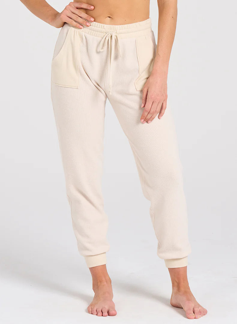 Thrive Societe Patch Pocket Jogger Creme Brulee