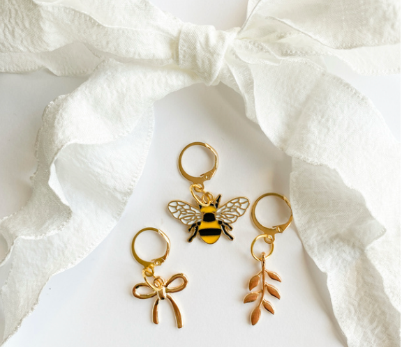 Leo and Lee Studios Curly Lace Sets Shoelace & Charms Pack