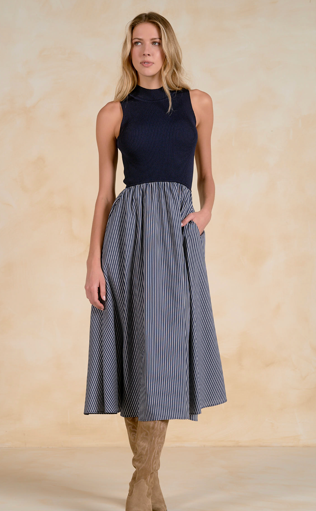 Elan Maxi Mock Neck Slvless Dress Navy and Black